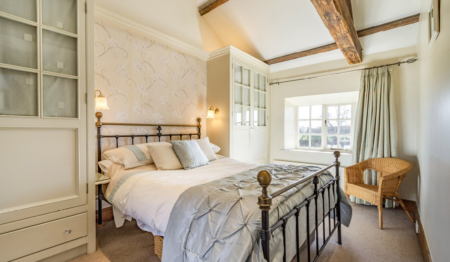 Double bedroom with low windows